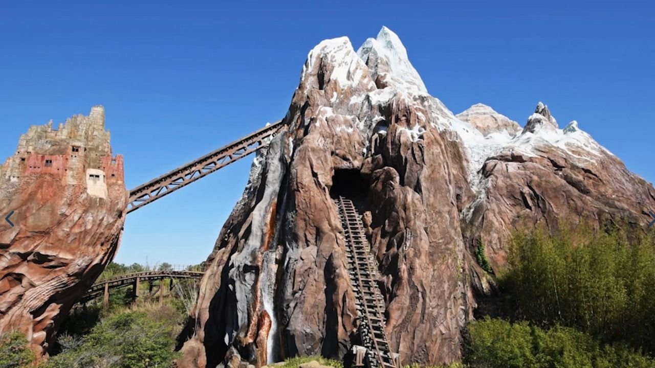 익스페디션 에베레스트 - 금단의 산의 전설 (Expedition Everest - Legend of the Forbidden Mountain)